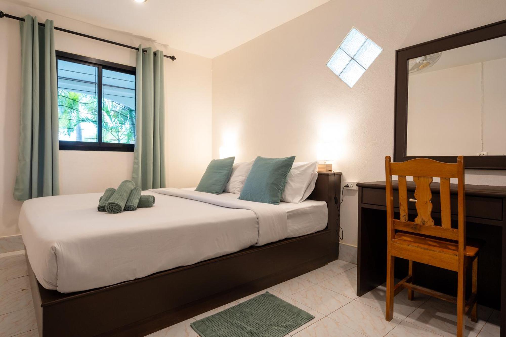 Lanta School Beach Resort Ko Lanta Esterno foto