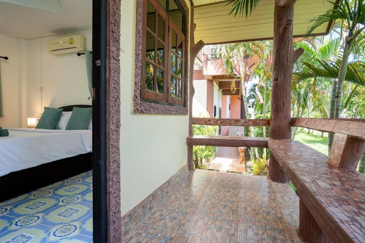 Lanta School Beach Resort Ko Lanta Esterno foto